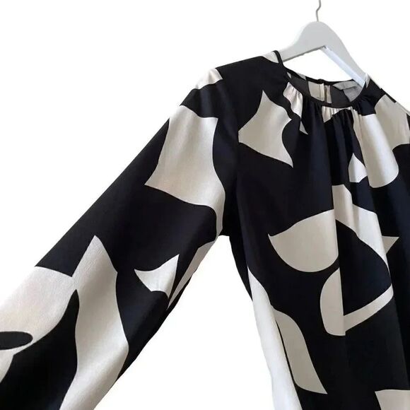 H& M Black Cream Key Hole Button Back Closure Abstract Round Neck SZ S #1588 - Picture 3 of 13